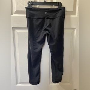 Lululemon cropped leggings, Size 6